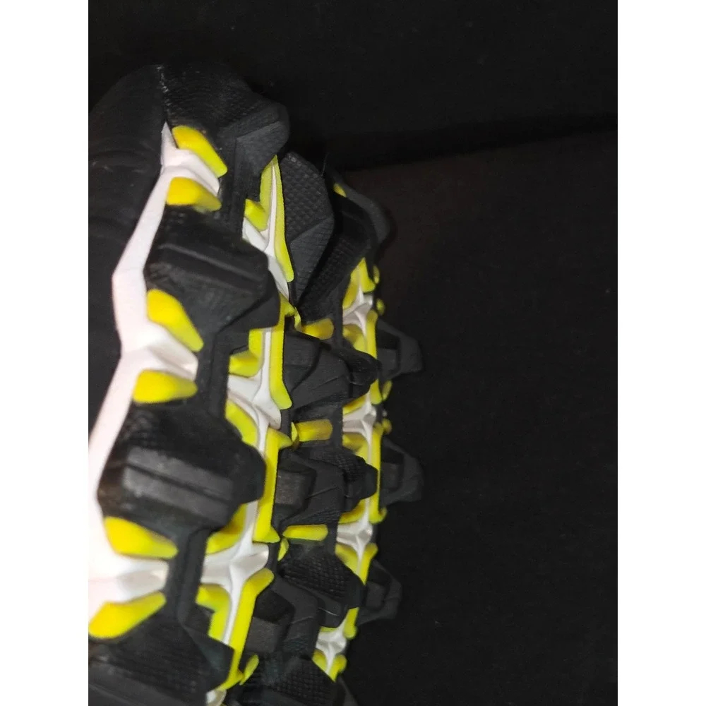 Nike Alpha Menace Shark 2 Football‎ Cleats Black White Youth Size 4Y